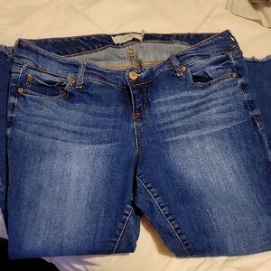 Torrid Frayed Cuff Capri